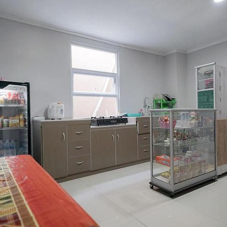 Urbanview Hotel Bari Syariah Palembang By Reddoorz Exteriör bild