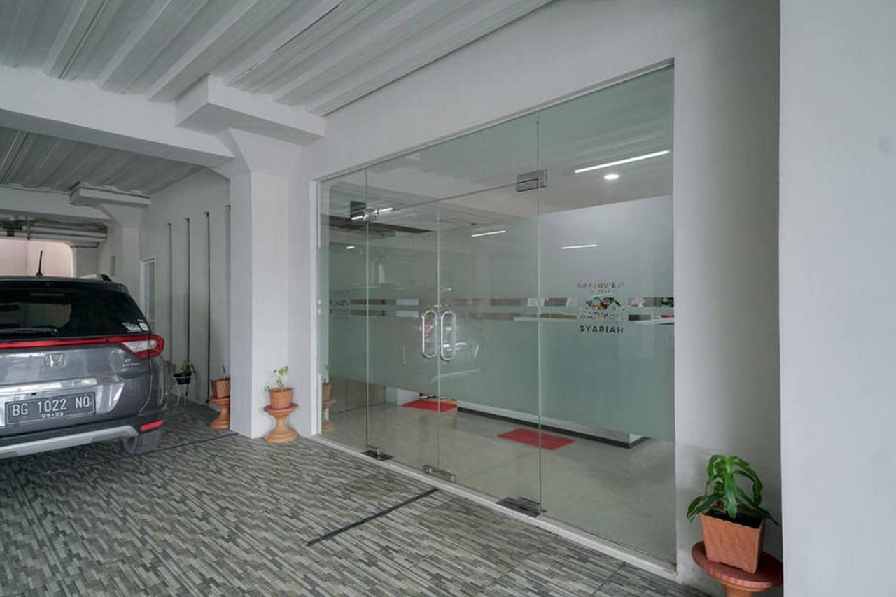 Urbanview Hotel Bari Syariah Palembang By Reddoorz Exteriör bild
