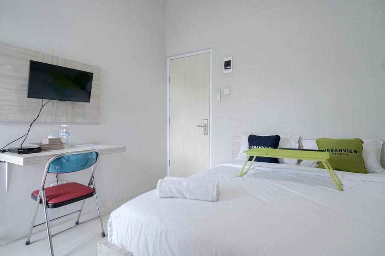 Urbanview Hotel Bari Syariah Palembang By Reddoorz Exteriör bild